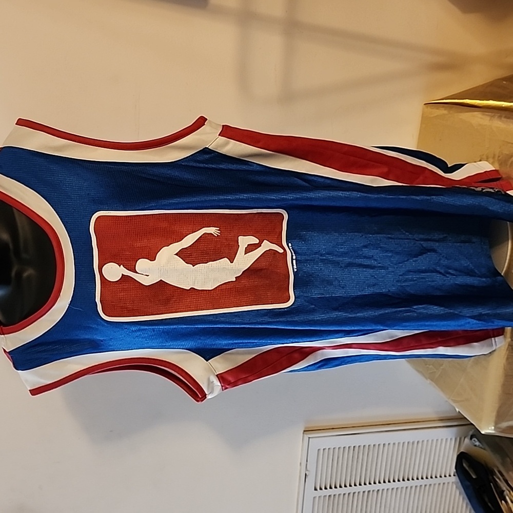 BASKETBALL JERSEY